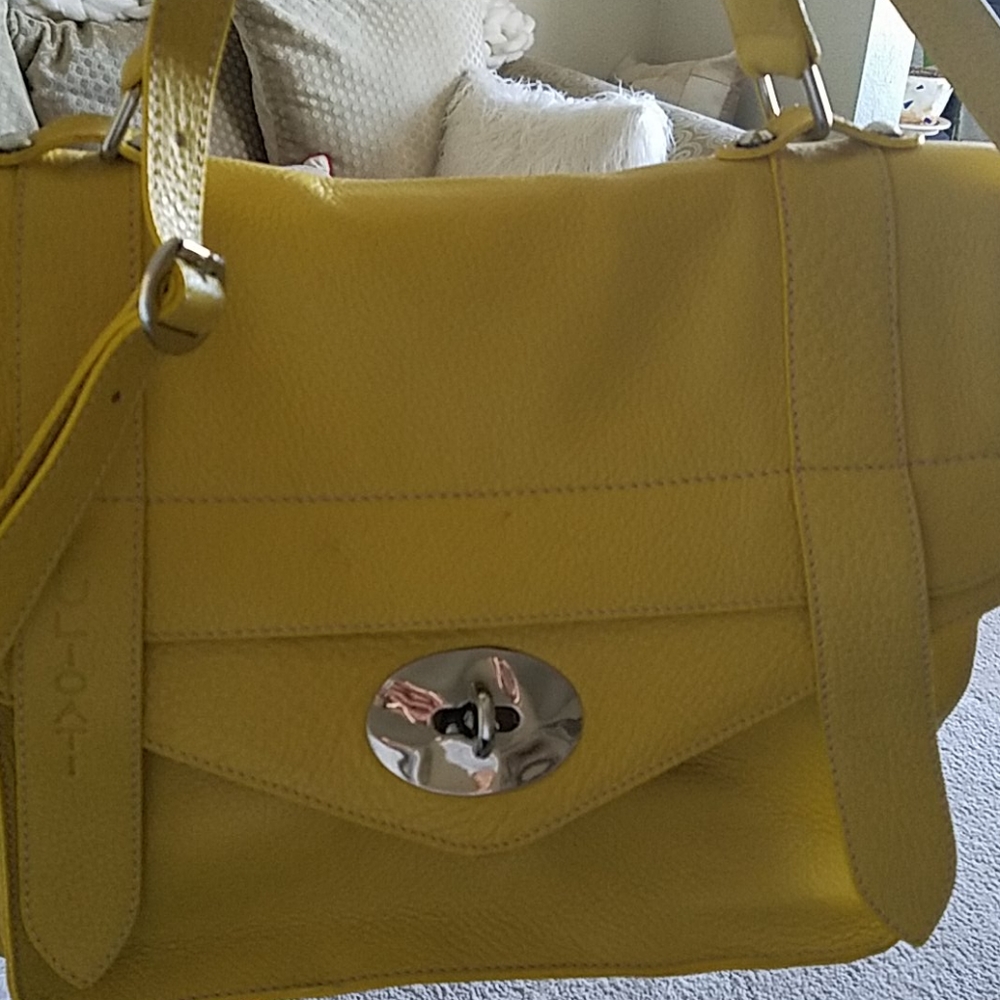 Pulicati handbag.